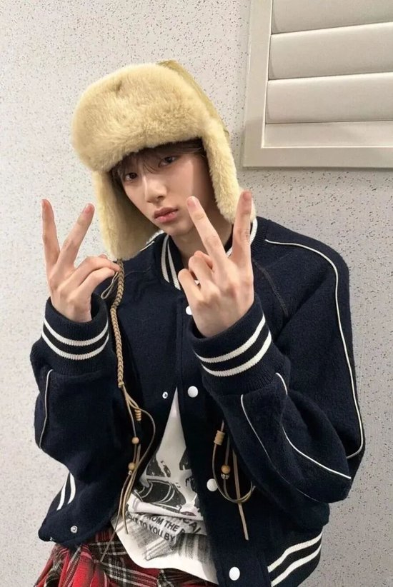 女明星们的帽子上怎么集体长出了“长耳朵”? - 爱买网