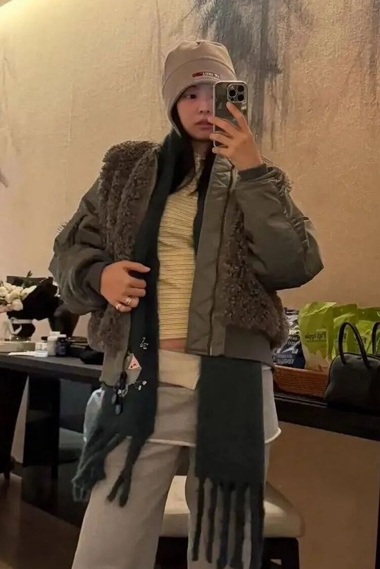 女明星们的帽子上怎么集体长出了“长耳朵”? - 爱买网