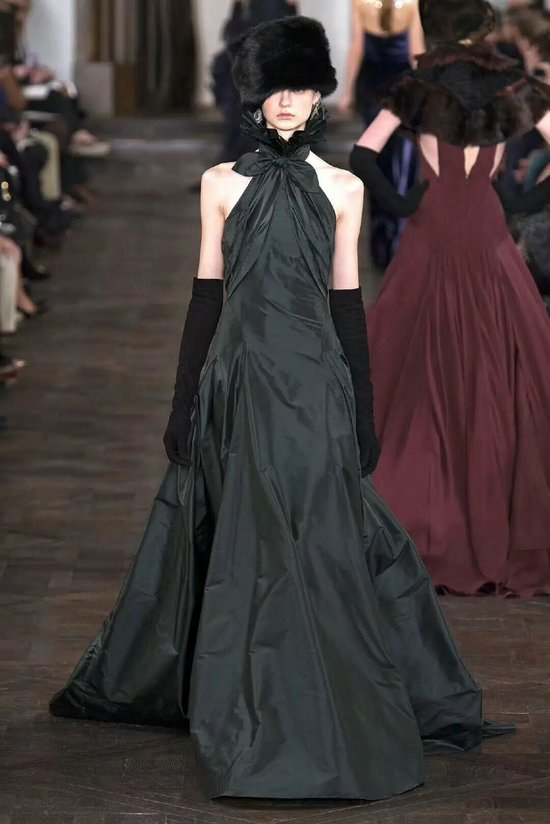 从斯拉夫女人到俄式穿搭美学，究竟特别在哪里 - 爱买网