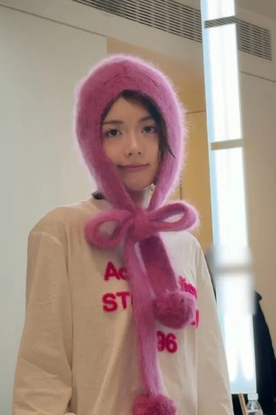 女明星们的帽子上怎么集体长出了“长耳朵”? - 爱买网