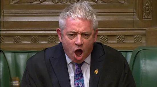 有着“咆哮哥”之称的伯科在下议院议长席位上