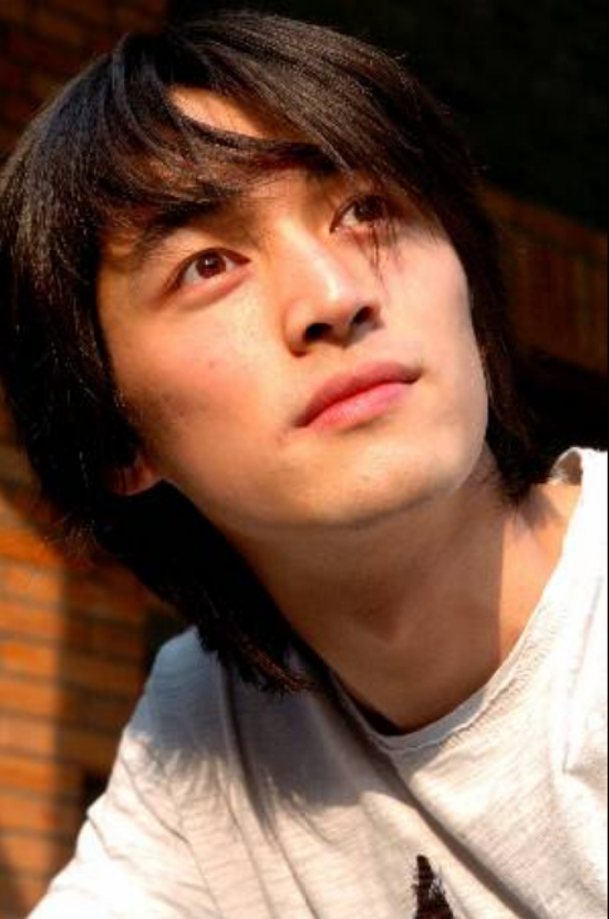 2004年2月份，胡歌在上海戏剧学院（马建平 拍摄）