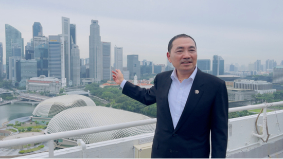 侯友宜在新加坡回应媒体问题，认为两岸应务实交流&nbsp; 图：台媒“中时新闻网”