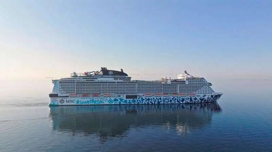  载有5000余名旅客的“MSC神女号”滞留在迪拜拉希德港。图源网络。