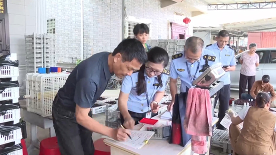 图片来源：新华社