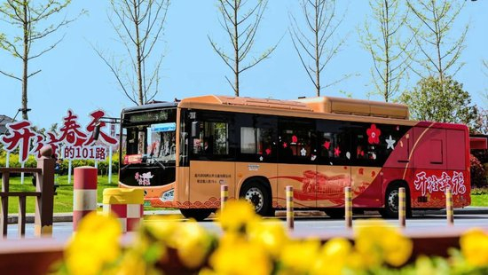图为浙江嘉兴101路公交车。