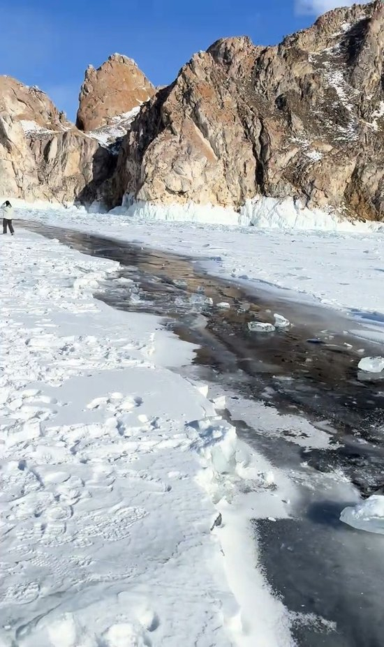  Demo拍下的冰缝（视频截图）