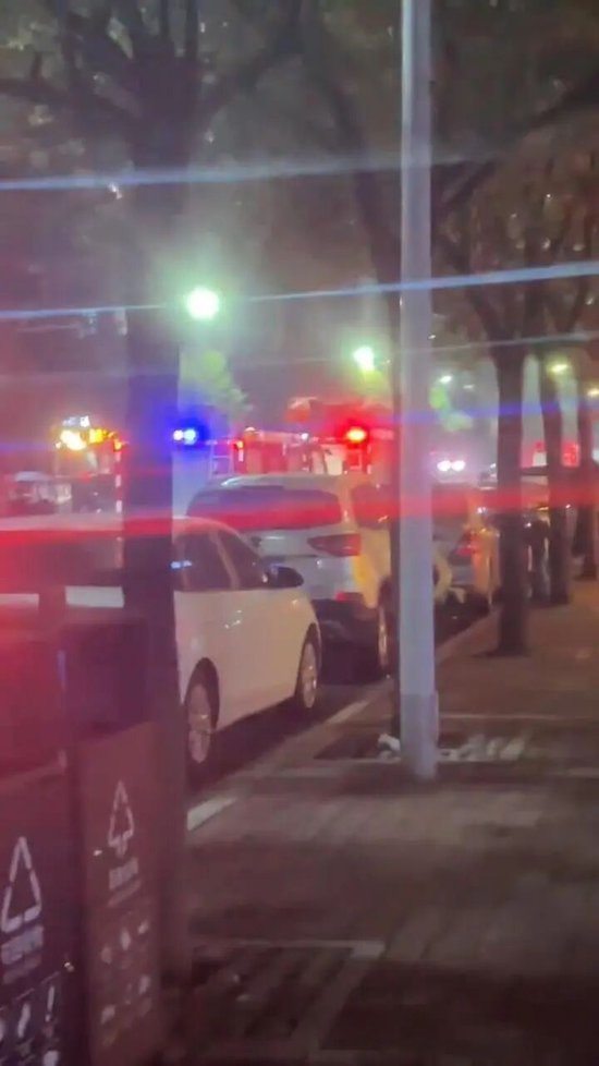 信阳当地有119消防车出动（视频截图）