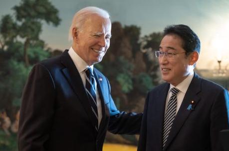 2023年1月，美国总统拜登在白宫会见日本首相岸田文雄。图源：thediplomat