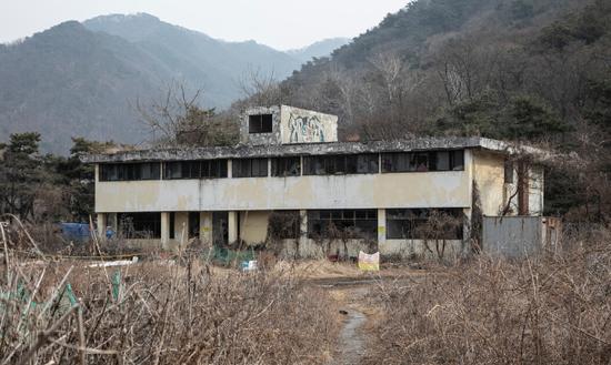 揭秘韩国“基地村”，用百万“洋公主”讨好美军_手机新浪网