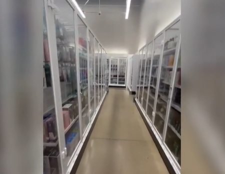 美国旧金山一家商店给商品上锁（纽约邮报视频截图）