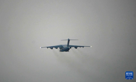 8月27日，西部战区空军一架运-20从西南某机场紧急起飞图：新华社