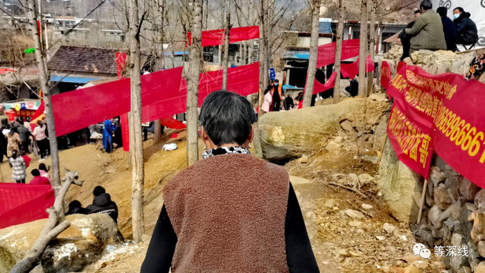 拉面哥走红后，因害怕被人直播，母亲有时要隐瞒身份。&nbsp;《等深线》记者 郑丹 摄