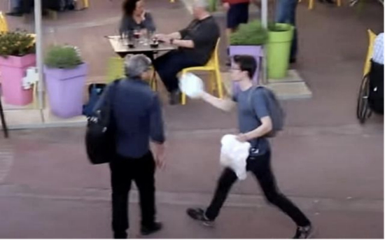 埃里克·科克勒被扔奶油派