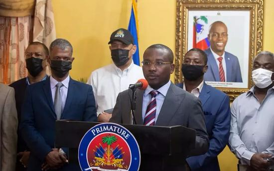 “临时总统”克劳德·约瑟夫