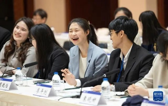 马英九参访大陆，两岸青年有了更多交流机会&nbsp; 图：新华社