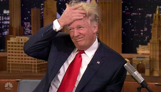 2016年9月23日，特朗普参加《吉米今夜秀》节目。图片来源：视觉中国