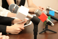 两会1+1丨养老服务、加快标准升级……从这些关键词解读政府工作报告