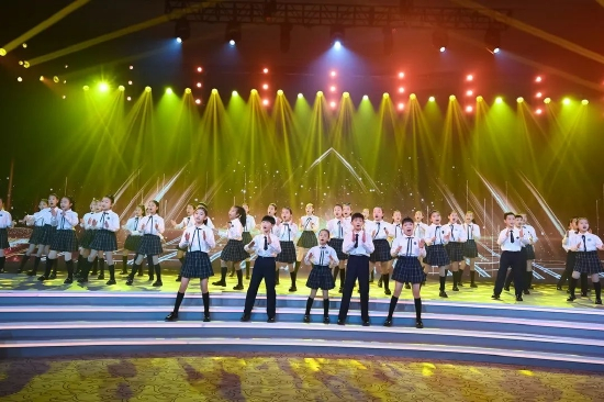 ▲歌曲《我们都是追梦人》