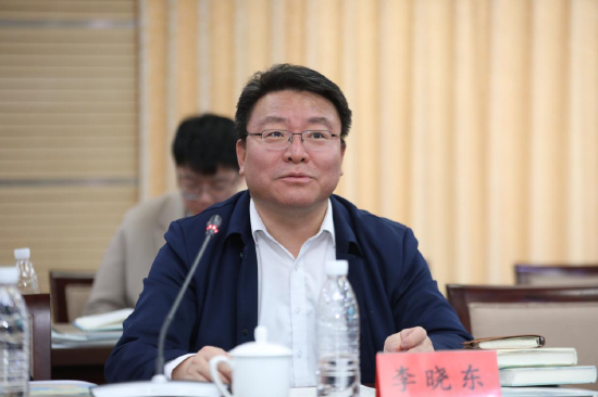 中国作家协会社会联络部主任李晓东发言