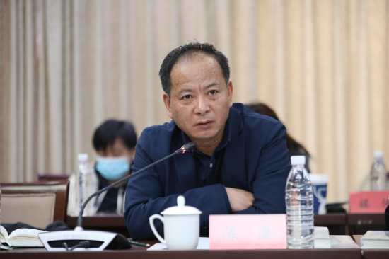 中国环境报社常务副总编辑陈谦发言