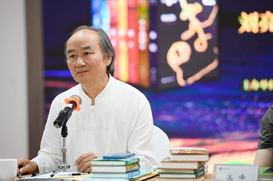 著名作家，茅盾文学奖得主、鲁迅文学奖得主刘亮程