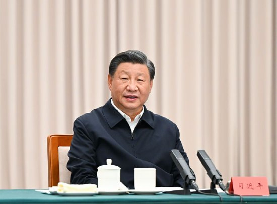 　　9月7日下午，中共中央总书记、国家主席、中央军委主席习近平在黑龙江省哈尔滨市主持召开新时代推动东北全面振兴座谈会并发表重要讲话。 新华社记者 谢环驰 摄
