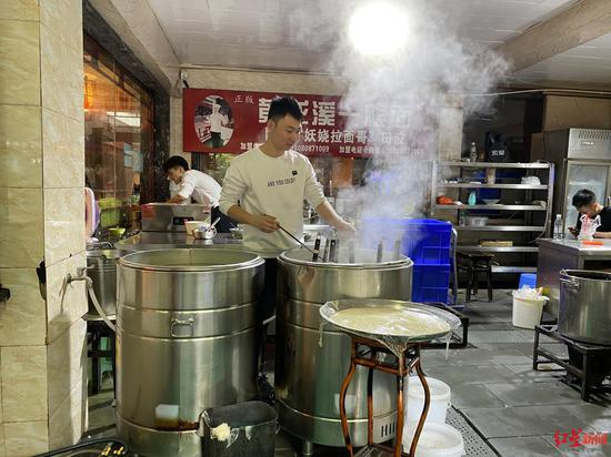 ↑田波说，就想做一个普通的拉面师傅