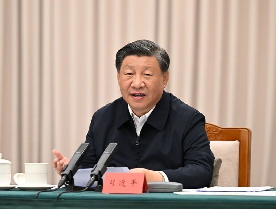 　　9月7日下午，中共中央总书记、国家主席、中央军委主席习近平在黑龙江省哈尔滨市主持召开新时代推动东北全面振兴座谈会并发表重要讲话。 新华社记者 谢环驰 摄