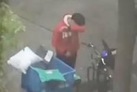 警方回应快递被偷快递员雨中暴哭:从未接到警情 拍摄者个人推断
