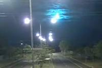 澳大利亚蓝绿色流星照亮夜空 专家:瞬间爆炸能量巨大