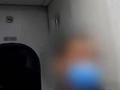 男子高铁上躲厕所抽烟被罚:烟瘾太大没忍住