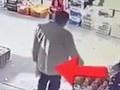男子超市走路“一瘸一拐” 民警一查裤裆藏肉达5斤