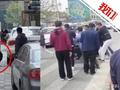 惊险!辽宁一马戏团黑熊逃跑上街 10分钟后被抓回