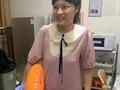 她带着泳圈冒雨走了三个半小时回医院值班:院里有重病产妇