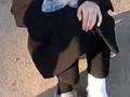 21岁女生练科二踩离合把脚踝练错位 教练:其他学员都乐疯了