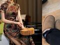 70后小姨比90后外甥女还潮 女孩自愧不如:感觉我是姨