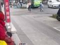 四川一女子感情受挫流浪19年,爱心老板赠饭十余年