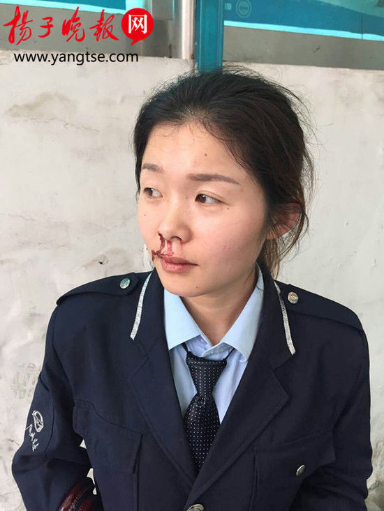 85后女司机被男乘客暴打