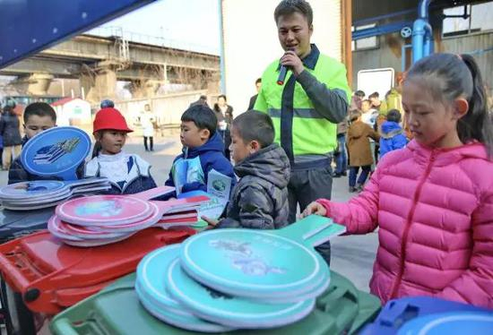 河北秦皇岛：小学生学习垃圾分类保护生态环境
