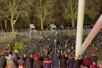 图片报：科隆球迷声称入场时被要求接受裸体检查，警方予以否认