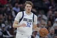 独行侠险胜国王 弗拉格20+8+6 浓眉19+16 德罗赞失绝杀