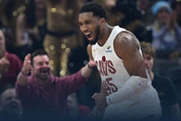 骑士5人得分20+主场复仇森林狼 米切尔28+8 爱德华兹25+5