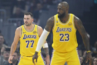 数据媒体晒本赛季关键时刻胜率排名：湖人14胜2负87.5%断档第一