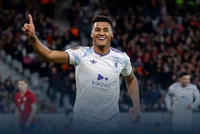 维拉客场1-0里尔占据晋级先机 沃特金斯头球吊射破门+失单刀