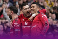 曼联3-1维拉 B费助攻双响破小贝纪录 卡塞米罗、库尼亚、舍什科破门