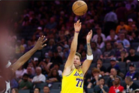 NBA季前赛-湖人再擒国王 东契奇23分 里夫斯8+8 阿卡夫15中4