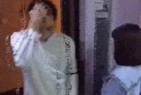 GIF|电梯男子壁咚萌妹 你以为的艳遇变成了动作片