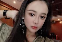 邹市明老婆凌晨晒美艳自拍被批“整成鬼” 本尊八个字回怼