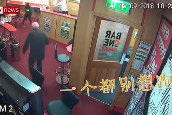 83岁老人制止劫匪